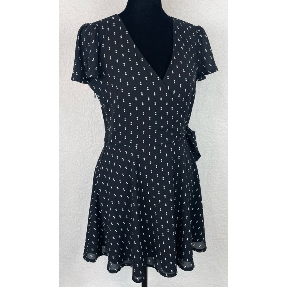 ABERCROMBIE & FITCH • Black/White Polka Dot Print Faux Wrap V-Neck Mini Dress SP - Picture 11 of 16